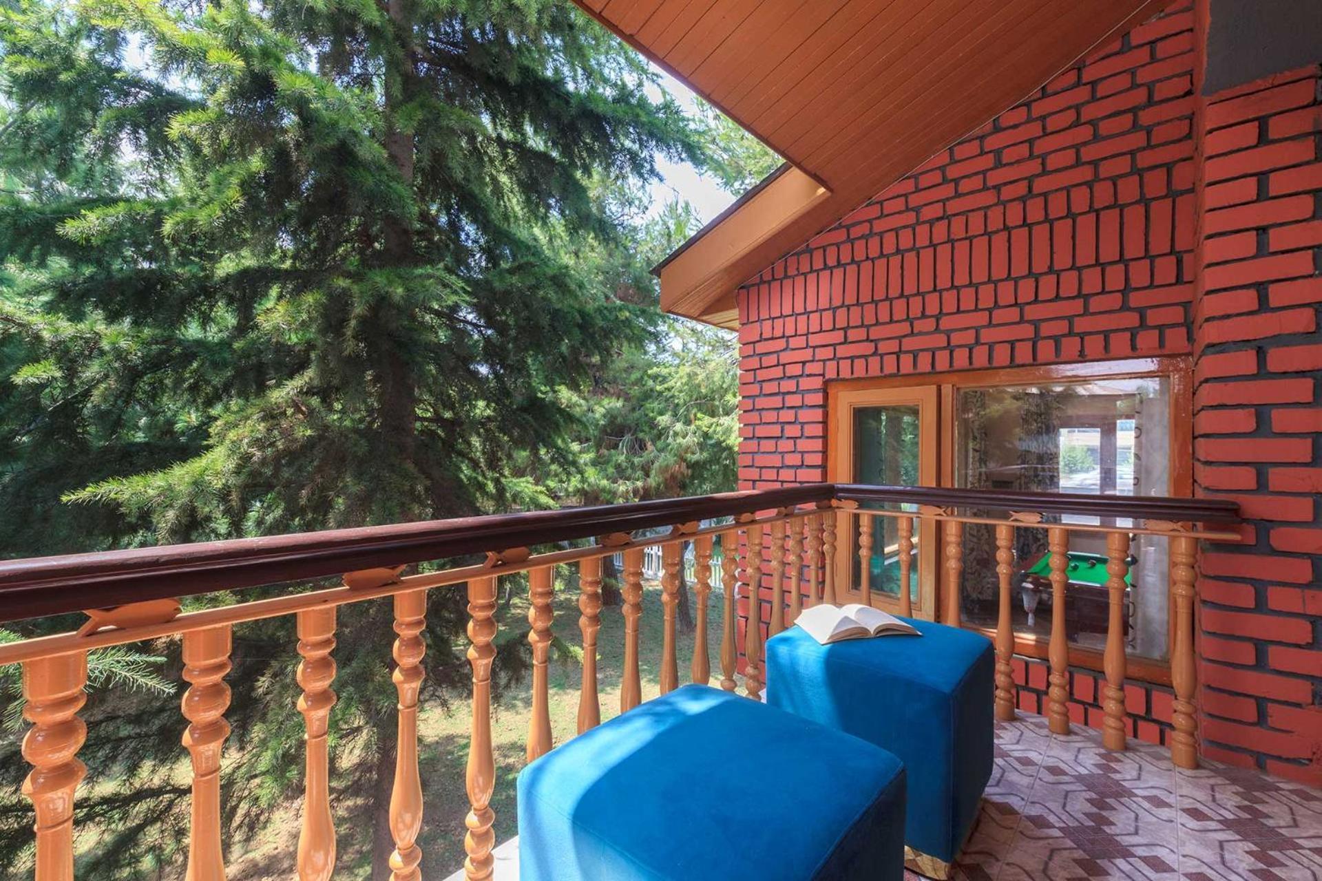 Stayvista At Pinewood Villa - Pet Friendly Villa With Lawn & Pool Table Srīnagar 外观 照片