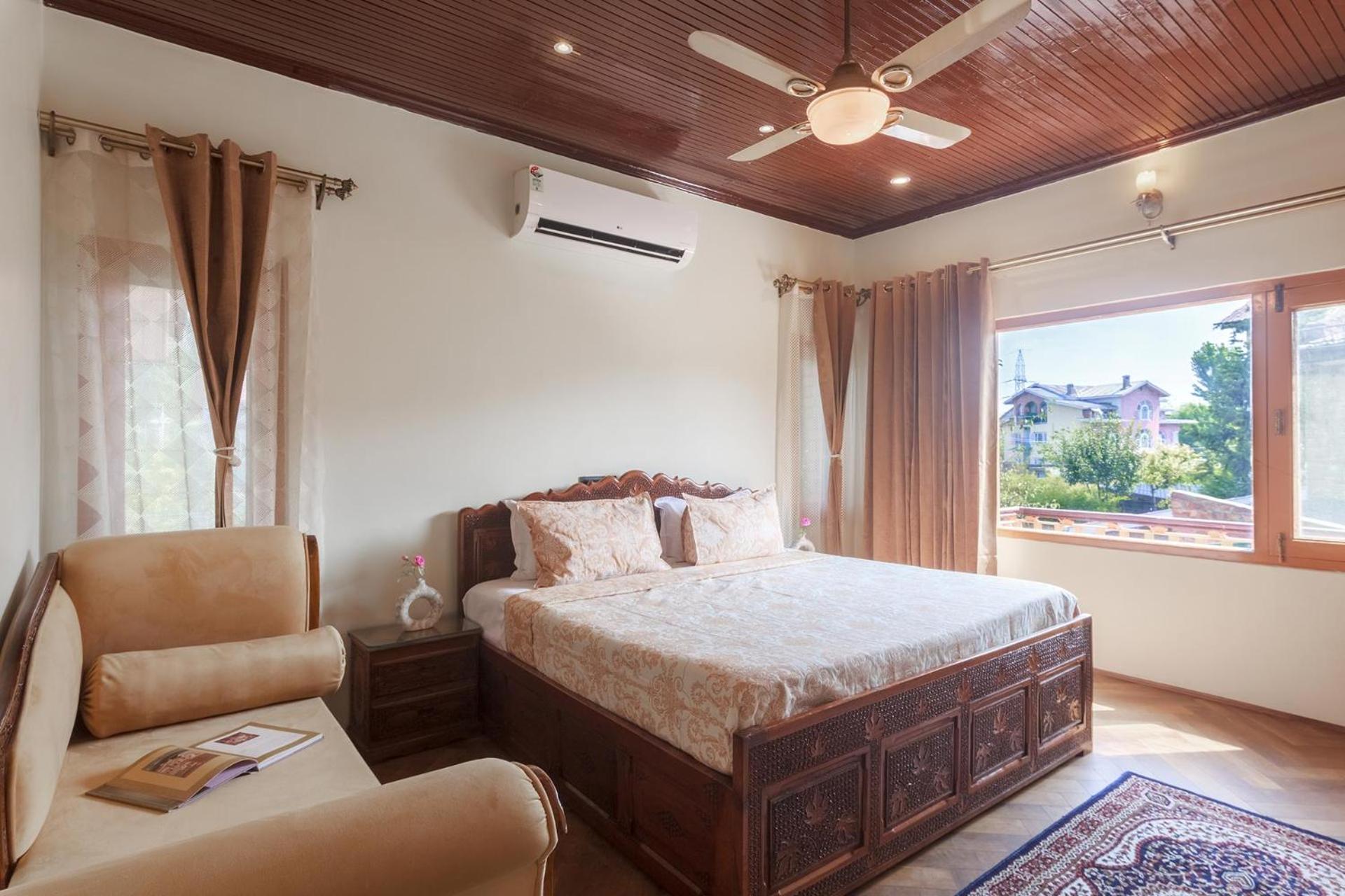 Stayvista At Pinewood Villa - Pet Friendly Villa With Lawn & Pool Table Srīnagar 外观 照片